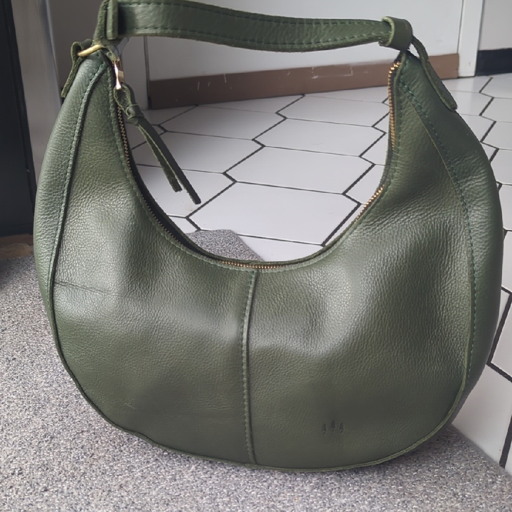 EUC Portland leather Goods Large Nora Harlem